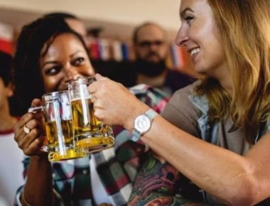 Τι άλλο θα σκεφτούν; Ιστοσελίδα σου βρίσκει φίλους προς ενοικίαση!